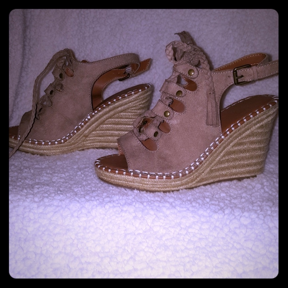 So Wedge with Laces